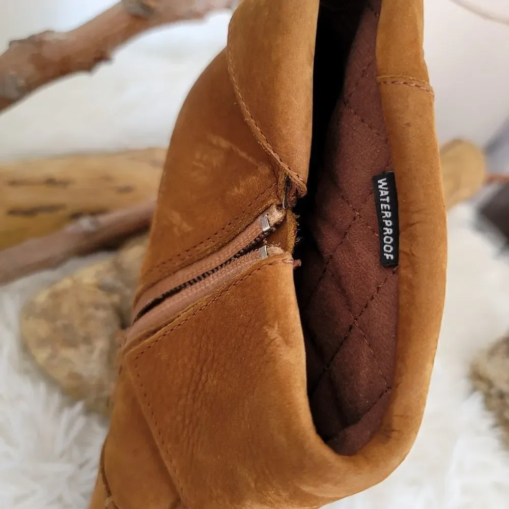 The northface Bridgeton wedge booties size 9 (K)
